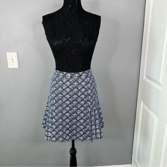 Sz 12 Michael Michael Kors Blue& White Floral Skater Skirt NWOT $80 MSRP - Picture 3 of 9